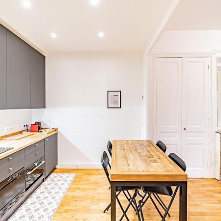 Aapartment With Character Parquet Flooring Fireplace - Charpennes Villeurbanne Ngoại thất bức ảnh
